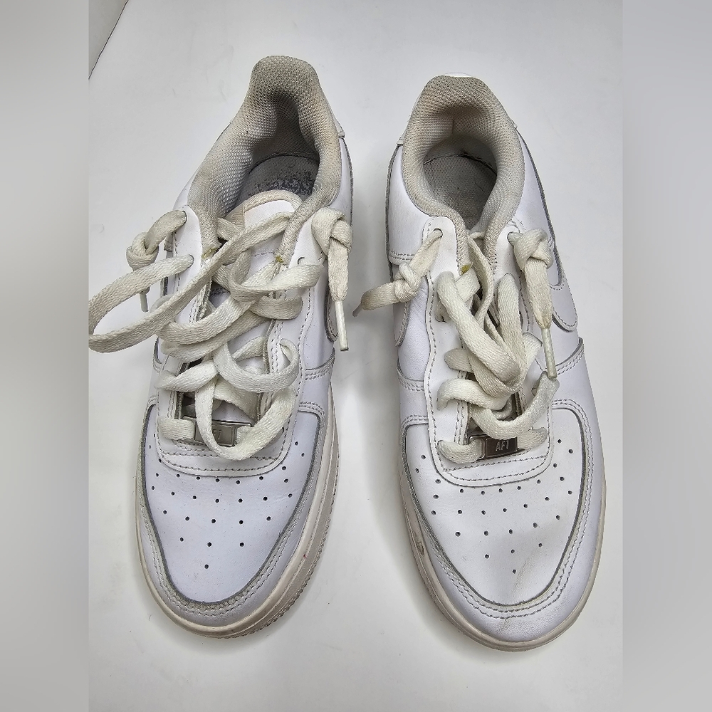 Nike Air Force 1 Low Tops Boys Mens Size 5.5  All White Unisex - Picture 4 of 11